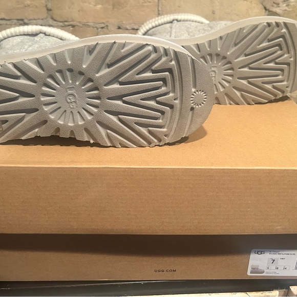 UGG Women's Light Gray Platform Boots - Picture 5 of 7